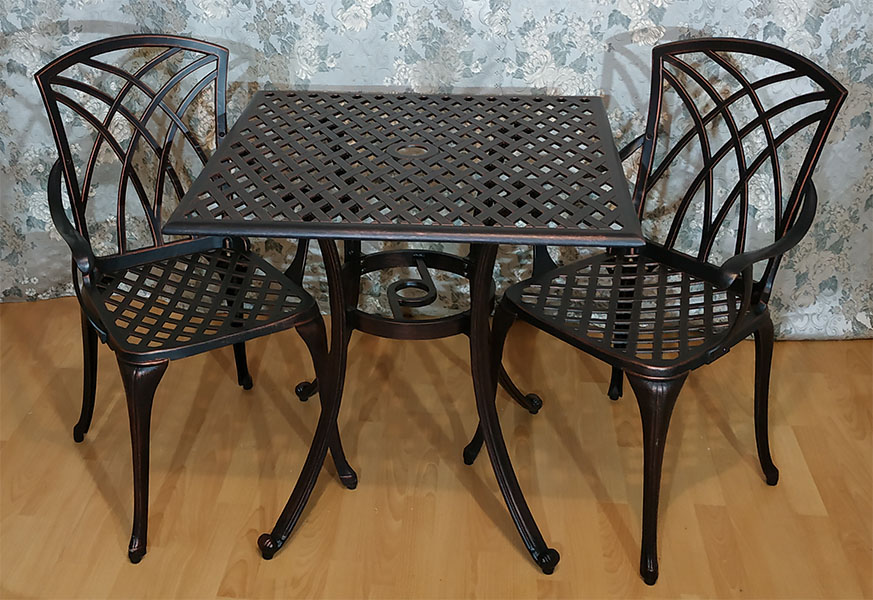 Литая мебель из алюминия Конвессо, стол кованый металлический для кафе квадратный, мебель ковка и литьё, садовая мебель из металла