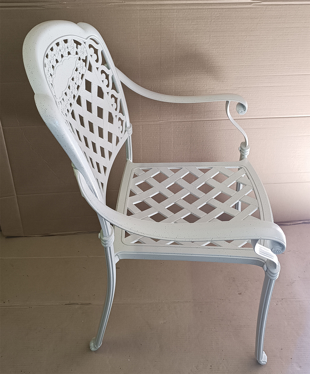 Садовая мебель из металла от производителя, металлические уличные стулья для кафе со склада в Москве, чугунная мебель из литого алюминия, ажурное кованое кресло для сада